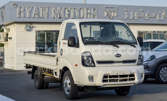 Gura Imported Kia Carens White Imodoka i Import - Dubai mu Uganda Gura Imported Kia Carens White Imodoka i Import - Dubai mu Uganda