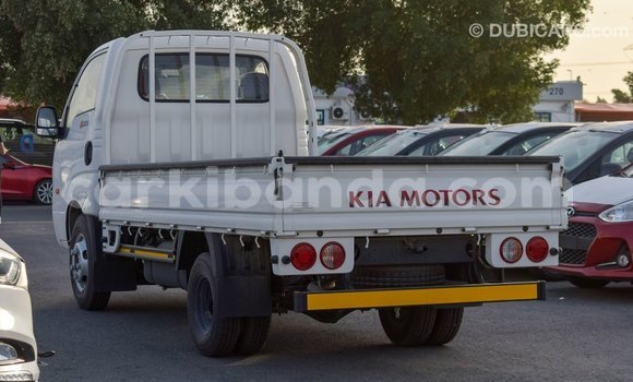 Gura Imported Kia Carens White Imodoka i Import - Dubai mu Uganda Gura Imported Kia Carens White Imodoka i Import - Dubai mu Uganda