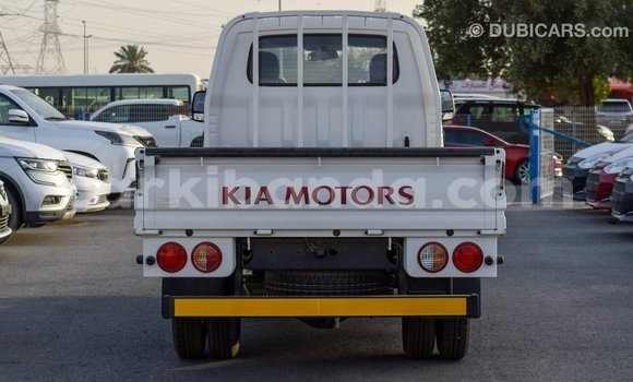 Gura Imported Kia Carens White Imodoka i Import - Dubai mu Uganda Gura Imported Kia Carens White Imodoka i Import - Dubai mu Uganda