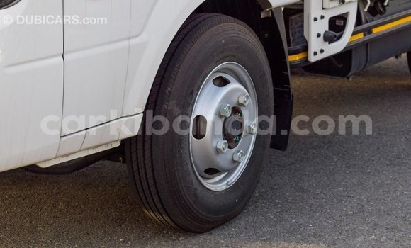 Gura Imported Kia Carens White Imodoka i Import - Dubai mu Uganda Gura Imported Kia Carens White Imodoka i Import - Dubai mu Uganda