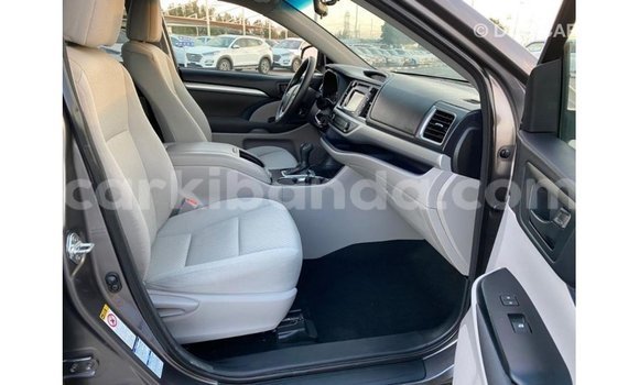Buy Import Toyota Highlander Other Car in Import - Dubai in Uganda Buy Import Toyota Highlander Other Car in Import - Dubai in Uganda