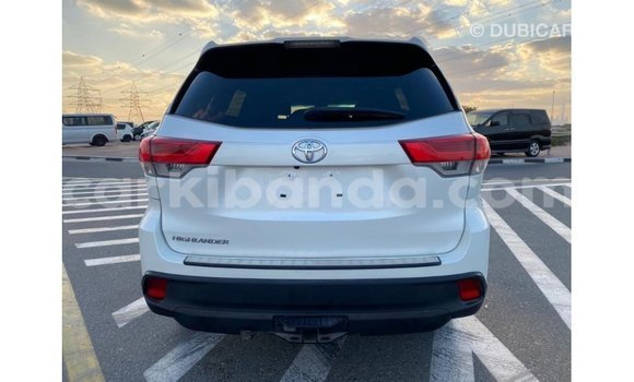 Buy Import Toyota Highlander White Car in Import - Dubai in Uganda Buy Import Toyota Highlander White Car in Import - Dubai in Uganda