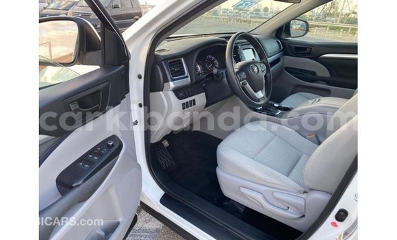 Buy Import Toyota Highlander White Car in Import - Dubai in Uganda Buy Import Toyota Highlander White Car in Import - Dubai in Uganda