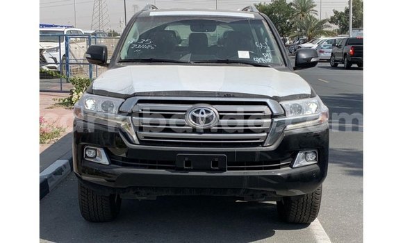 Acheter Import Voiture Toyota Land Cruiser Noir à Import - Dubai, Ouganda Acheter Import Voiture Toyota Land Cruiser Noir à Import - Dubai, Ouganda