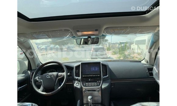 Acheter Import Voiture Toyota Land Cruiser Noir à Import - Dubai, Ouganda Acheter Import Voiture Toyota Land Cruiser Noir à Import - Dubai, Ouganda