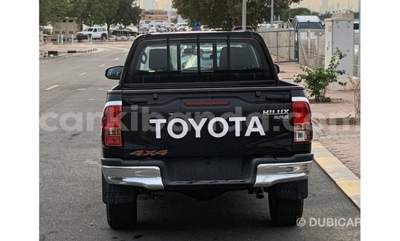 Acheter Import Voiture Toyota Hilux Noir à Import - Dubai, Ouganda Acheter Import Voiture Toyota Hilux Noir à Import - Dubai, Ouganda