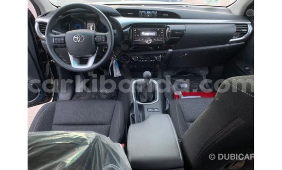 Acheter Import Voiture Toyota Hilux Noir à Import - Dubai, Ouganda Acheter Import Voiture Toyota Hilux Noir à Import - Dubai, Ouganda