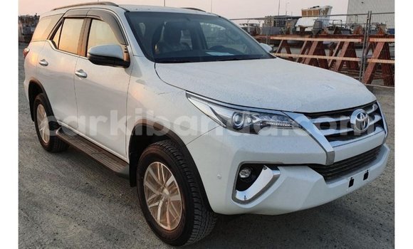 Gura Imported Toyota Fortuner White Imodoka i Import - Dubai mu Uganda Gura Imported Toyota Fortuner White Imodoka i Import - Dubai mu Uganda