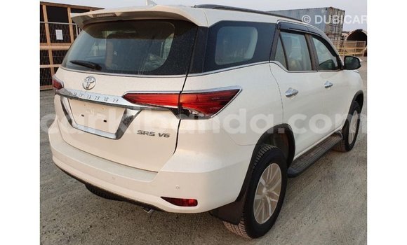Gura Imported Toyota Fortuner White Imodoka i Import - Dubai mu Uganda Gura Imported Toyota Fortuner White Imodoka i Import - Dubai mu Uganda
