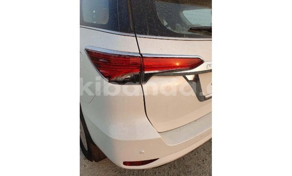 Gura Imported Toyota Fortuner White Imodoka i Import - Dubai mu Uganda Gura Imported Toyota Fortuner White Imodoka i Import - Dubai mu Uganda