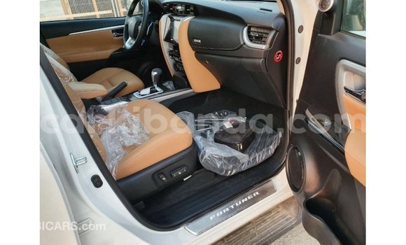 Gura Imported Toyota Fortuner White Imodoka i Import - Dubai mu Uganda Gura Imported Toyota Fortuner White Imodoka i Import - Dubai mu Uganda