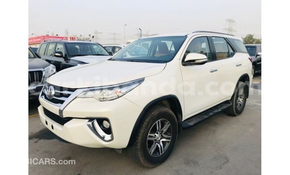 Gura Imported Toyota Fortuner White Imodoka i Import - Dubai mu Uganda Gura Imported Toyota Fortuner White Imodoka i Import - Dubai mu Uganda
