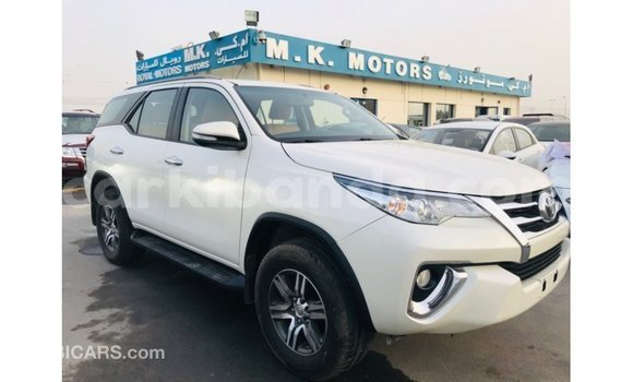 Gura Imported Toyota Fortuner White Imodoka i Import - Dubai mu Uganda Gura Imported Toyota Fortuner White Imodoka i Import - Dubai mu Uganda