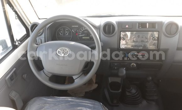 Buy Import Toyota Land Cruiser White Car in Import - Dubai in Uganda Buy Import Toyota Land Cruiser White Car in Import - Dubai in Uganda