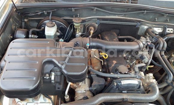 Nunua Ilio tumika Toyota Land Cruiser Prado Fedha Gari ndani ya Kampala nchini Uganda Nunua Ilio tumika Toyota Land Cruiser Prado Fedha Gari ndani ya Kampala nchini Uganda