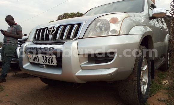 Nunua Ilio tumika Toyota Land Cruiser Prado Fedha Gari ndani ya Kampala nchini Uganda Nunua Ilio tumika Toyota Land Cruiser Prado Fedha Gari ndani ya Kampala nchini Uganda