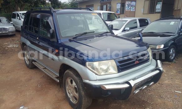 Nunua Ilio tumika Mitsubishi Pajero Bluu Gari ndani ya Kampala nchini Uganda Nunua Ilio tumika Mitsubishi Pajero Bluu Gari ndani ya Kampala nchini Uganda