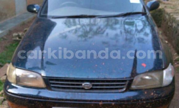 Gura Yakoze Toyota Corona Blue Imodoka i Kampala mu Uganda Gura Yakoze Toyota Corona Blue Imodoka i Kampala mu Uganda