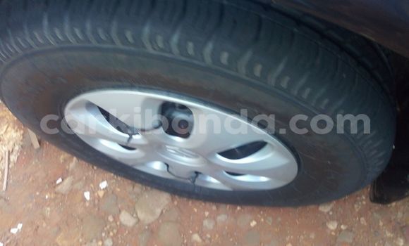 Acheter Occasion Voiture Toyota Corolla Bleu à Kampala, Ouganda Acheter Occasion Voiture Toyota Corolla Bleu à Kampala, Ouganda