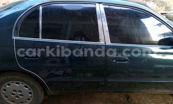 Gura Yakoze Toyota Corona Blue Imodoka i Kampala mu Uganda Gura Yakoze Toyota Corona Blue Imodoka i Kampala mu Uganda