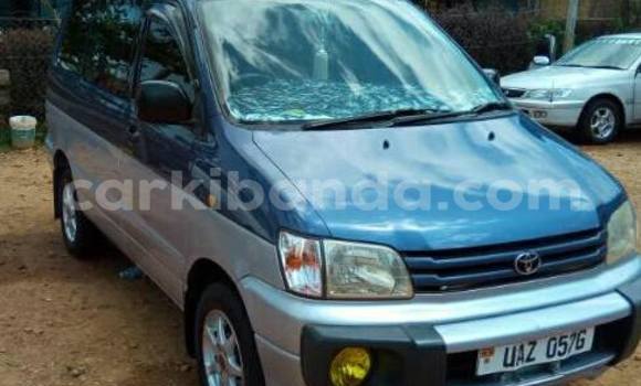 Gura Yakoze Toyota Noah Blue Imodoka i Kampala mu Uganda Gura Yakoze Toyota Noah Blue Imodoka i Kampala mu Uganda