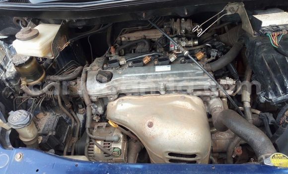 Nunua Ilio tumika Toyota Voxy Bluu Gari ndani ya Kampala nchini Uganda Nunua Ilio tumika Toyota Voxy Bluu Gari ndani ya Kampala nchini Uganda