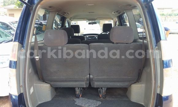 Nunua Ilio tumika Toyota Voxy Bluu Gari ndani ya Kampala nchini Uganda Nunua Ilio tumika Toyota Voxy Bluu Gari ndani ya Kampala nchini Uganda