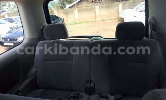 Nunua Ilio tumika Toyota Voxy Bluu Gari ndani ya Kampala nchini Uganda Nunua Ilio tumika Toyota Voxy Bluu Gari ndani ya Kampala nchini Uganda