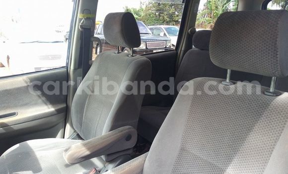Nunua Ilio tumika Toyota Voxy Bluu Gari ndani ya Kampala nchini Uganda Nunua Ilio tumika Toyota Voxy Bluu Gari ndani ya Kampala nchini Uganda