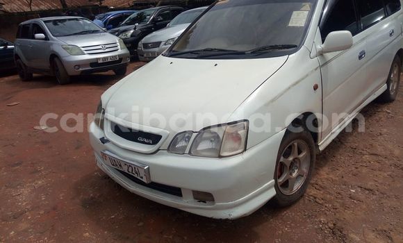 Nunua Ilio tumika Toyota Gaia Nyeupe Gari ndani ya Kampala nchini Uganda Nunua Ilio tumika Toyota Gaia Nyeupe Gari ndani ya Kampala nchini Uganda
