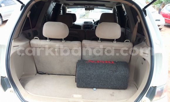 Nunua Ilio tumika Toyota Gaia Nyeupe Gari ndani ya Kampala nchini Uganda Nunua Ilio tumika Toyota Gaia Nyeupe Gari ndani ya Kampala nchini Uganda