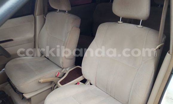 Nunua Ilio tumika Toyota Gaia Nyeupe Gari ndani ya Kampala nchini Uganda Nunua Ilio tumika Toyota Gaia Nyeupe Gari ndani ya Kampala nchini Uganda