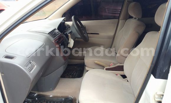 Nunua Ilio tumika Toyota Gaia Nyeupe Gari ndani ya Kampala nchini Uganda Nunua Ilio tumika Toyota Gaia Nyeupe Gari ndani ya Kampala nchini Uganda