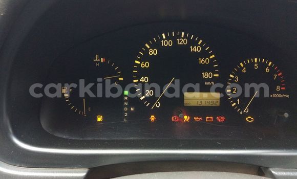 Acheter Occasion Voiture Toyota Harrier Blanc à Kampala, Ouganda Acheter Occasion Voiture Toyota Harrier Blanc à Kampala, Ouganda