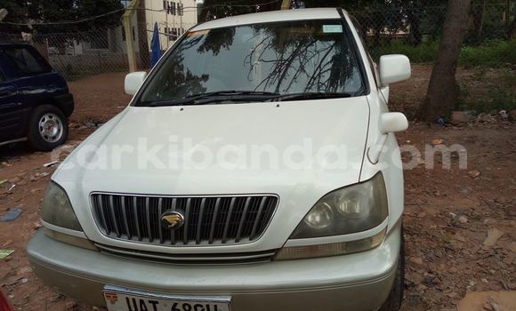 Acheter Occasion Voiture Toyota Harrier Blanc à Kampala, Ouganda Acheter Occasion Voiture Toyota Harrier Blanc à Kampala, Ouganda