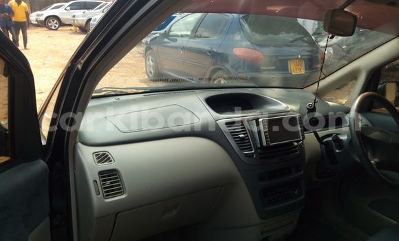 Nunua Ilio tumika Toyota Nadia Nyeusi Gari ndani ya Kampala nchini Uganda Nunua Ilio tumika Toyota Nadia Nyeusi Gari ndani ya Kampala nchini Uganda