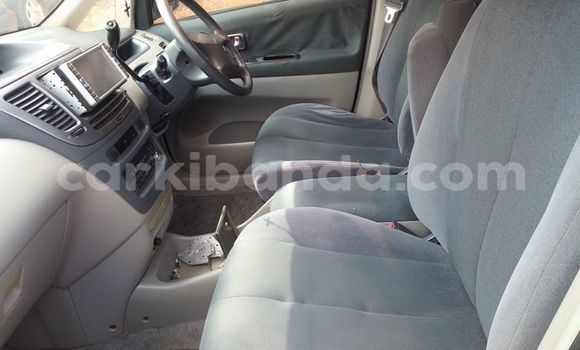 Nunua Ilio tumika Toyota Nadia Nyeusi Gari ndani ya Kampala nchini Uganda Nunua Ilio tumika Toyota Nadia Nyeusi Gari ndani ya Kampala nchini Uganda