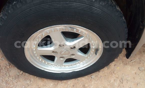 Acheter Occasion Voiture Nissan X–Trail Gris à Kampala, Ouganda Acheter Occasion Voiture Nissan X–Trail Gris à Kampala, Ouganda