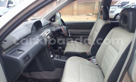 Acheter Occasion Voiture Nissan X–Trail Gris à Kampala, Ouganda Acheter Occasion Voiture Nissan X–Trail Gris à Kampala, Ouganda