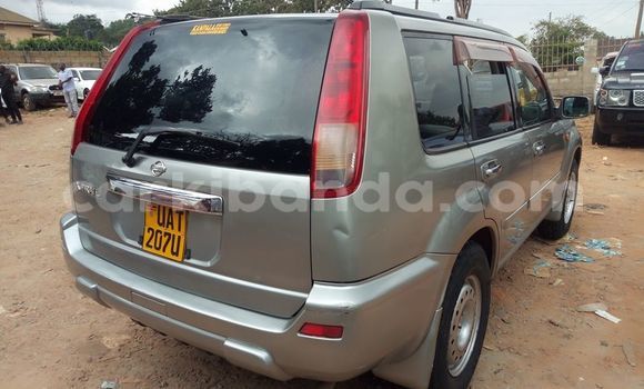 Acheter Occasion Voiture Nissan X–Trail Gris à Kampala, Ouganda Acheter Occasion Voiture Nissan X–Trail Gris à Kampala, Ouganda