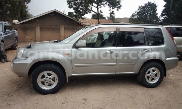 Acheter Occasion Voiture Nissan X–Trail Gris à Kampala, Ouganda Acheter Occasion Voiture Nissan X–Trail Gris à Kampala, Ouganda