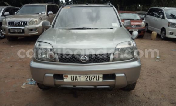 Acheter Occasion Voiture Nissan X–Trail Gris à Kampala, Ouganda Acheter Occasion Voiture Nissan X–Trail Gris à Kampala, Ouganda
