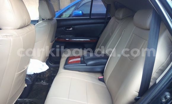 Nunua Ilio tumika Toyota Harrier Nyeusi Gari ndani ya Kampala nchini Uganda Nunua Ilio tumika Toyota Harrier Nyeusi Gari ndani ya Kampala nchini Uganda