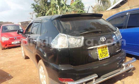 Nunua Ilio tumika Toyota Harrier Nyeusi Gari ndani ya Kampala nchini Uganda Nunua Ilio tumika Toyota Harrier Nyeusi Gari ndani ya Kampala nchini Uganda