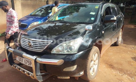 Nunua Ilio tumika Toyota Harrier Nyeusi Gari ndani ya Kampala nchini Uganda Nunua Ilio tumika Toyota Harrier Nyeusi Gari ndani ya Kampala nchini Uganda