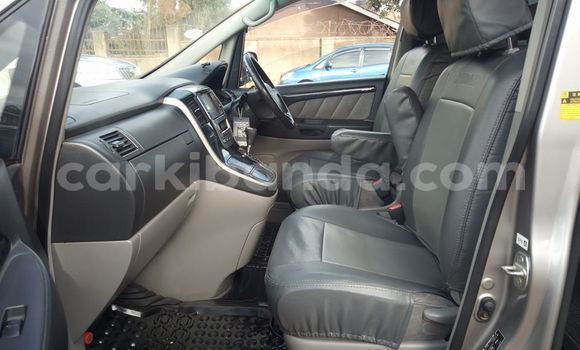 Nunua Ilio tumika Toyota Alphard Nyingine Gari ndani ya Kampala nchini Uganda Nunua Ilio tumika Toyota Alphard Nyingine Gari ndani ya Kampala nchini Uganda