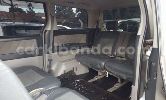 Nunua Ilio tumika Toyota Alphard Nyingine Gari ndani ya Kampala nchini Uganda Nunua Ilio tumika Toyota Alphard Nyingine Gari ndani ya Kampala nchini Uganda