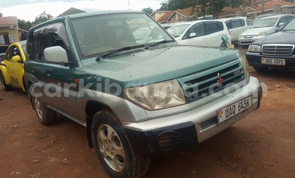Nunua Ilio tumika Mitsubishi Pajero iO Kijani Gari ndani ya Kampala nchini Uganda Nunua Ilio tumika Mitsubishi Pajero iO Kijani Gari ndani ya Kampala nchini Uganda