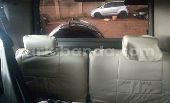 Acheter Occasion Voiture Toyota Land Cruiser Prado Noir à Kampala, Ouganda Acheter Occasion Voiture Toyota Land Cruiser Prado Noir à Kampala, Ouganda