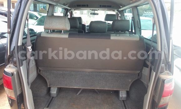 Nunua Ilio tumika Toyota Regius Nyeusi Gari ndani ya Kampala nchini Uganda Nunua Ilio tumika Toyota Regius Nyeusi Gari ndani ya Kampala nchini Uganda
